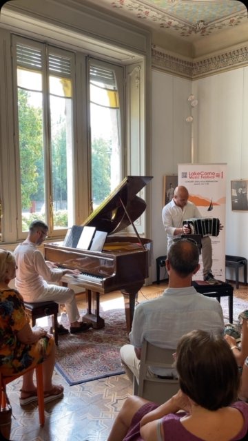 Standing ovation per il duo Furia-Schirru @villabernasconi #lakecomo #music #festival