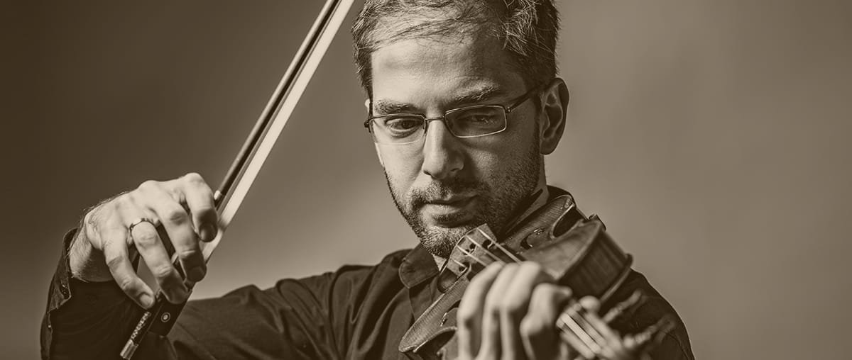 STRINGS - Emanuel Salvador (violino), Floraleda Sacchi (arpa)