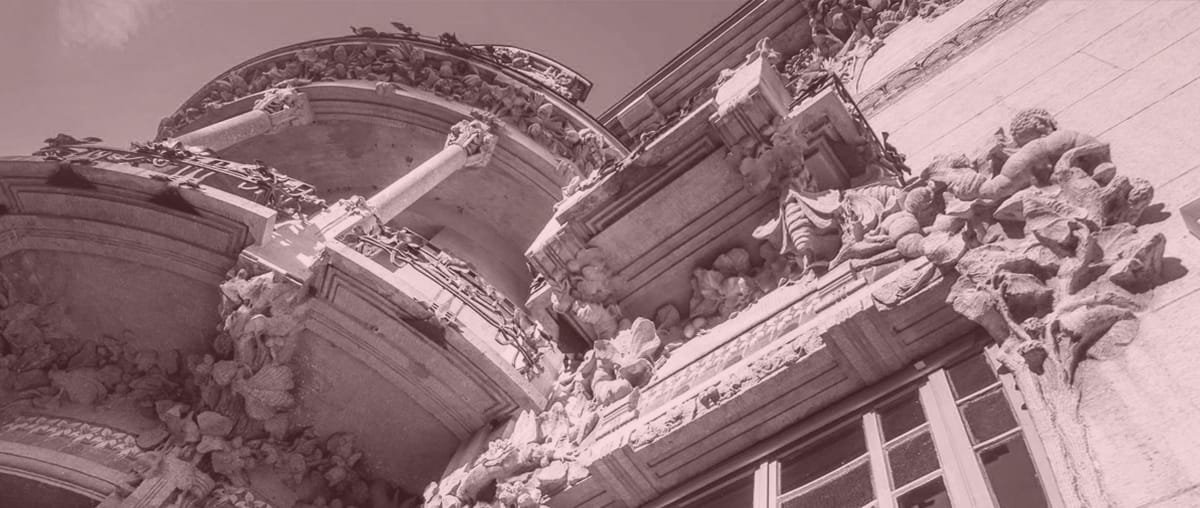 TOP SECRET - Guided tour + Exclusive concert + Glass of Prosecco