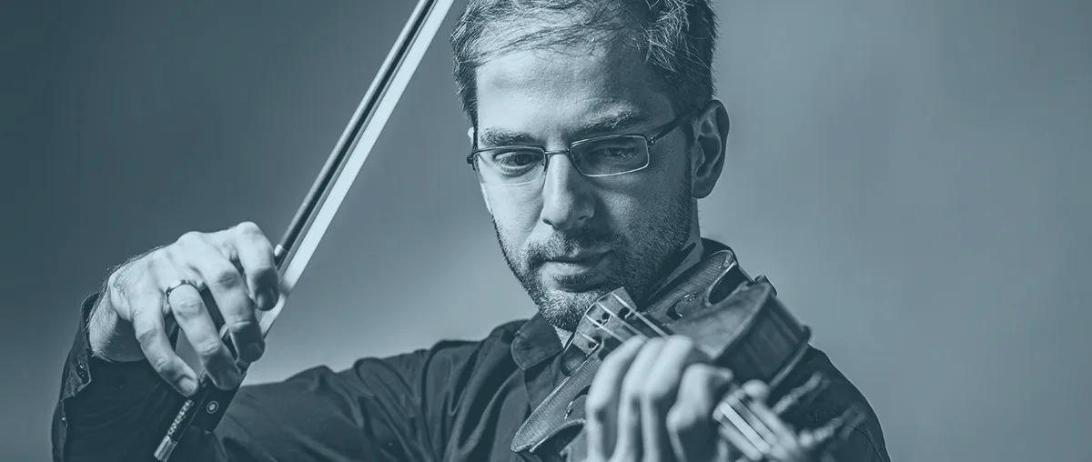STRINGS - Emanuel Salvador (violino), Floraleda Sacchi (arpa)